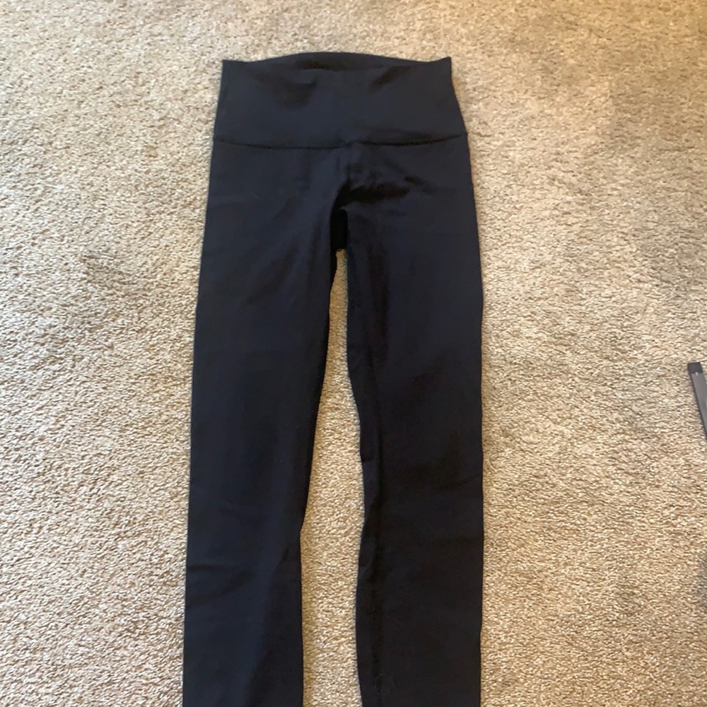 Lulu lemon 7/8 length black leggings.